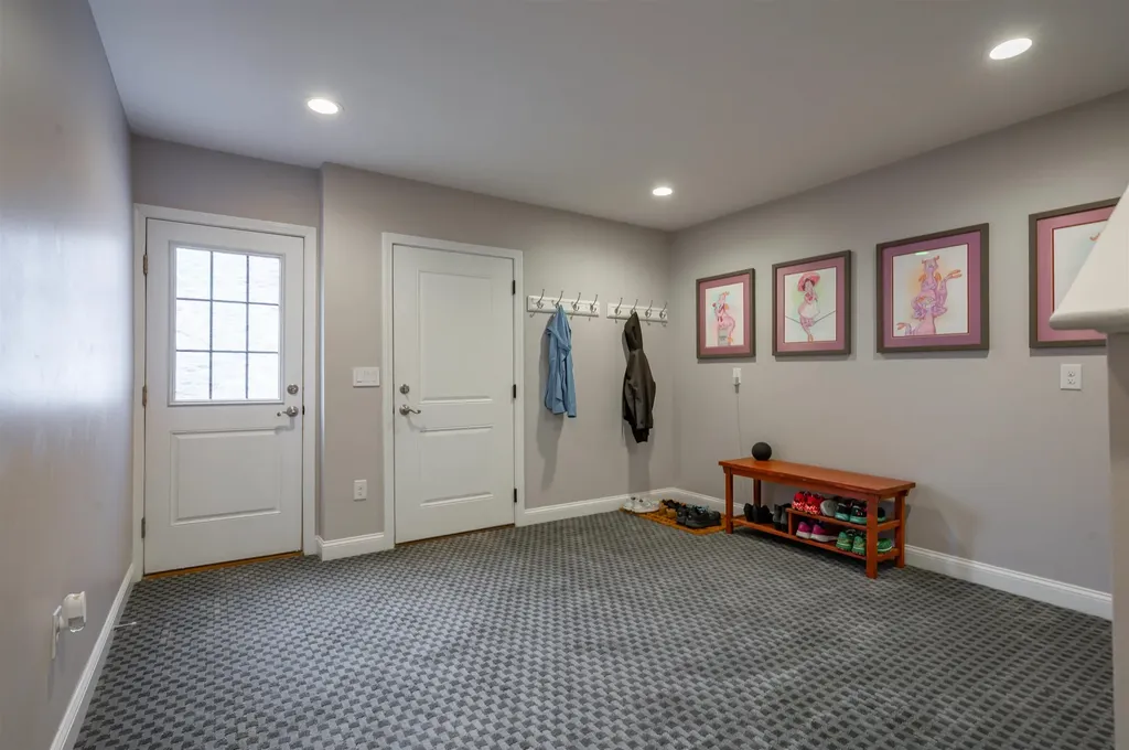 15 Schwinn Drive Nashua NH 03062