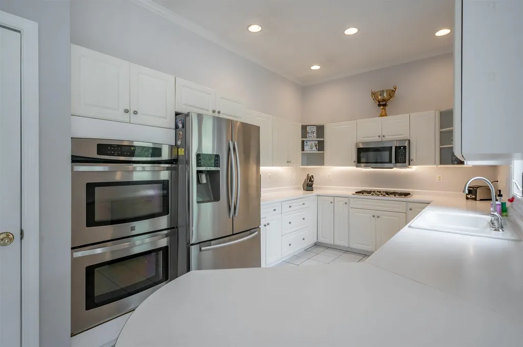 3 Foxberry Drive New Boston NH 03070