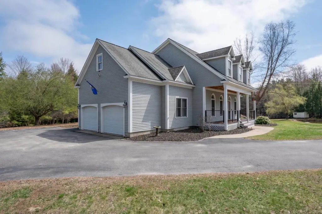 3 Foxberry Drive New Boston NH 03070