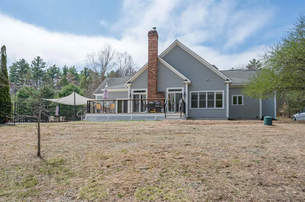 3 Foxberry Drive New Boston NH 03070