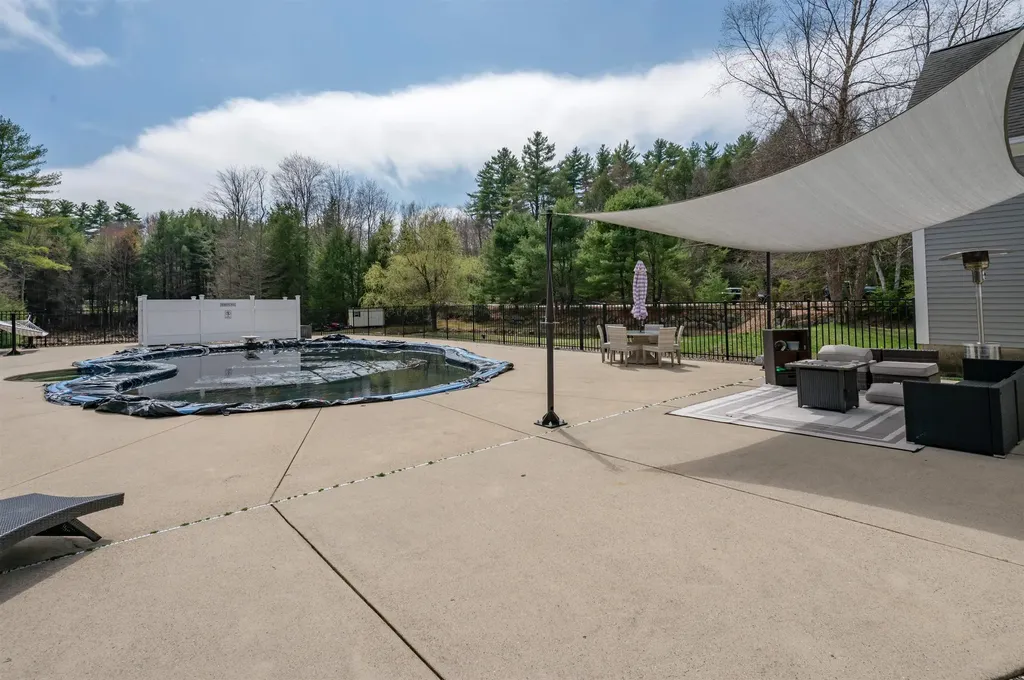 3 Foxberry Drive New Boston NH 03070