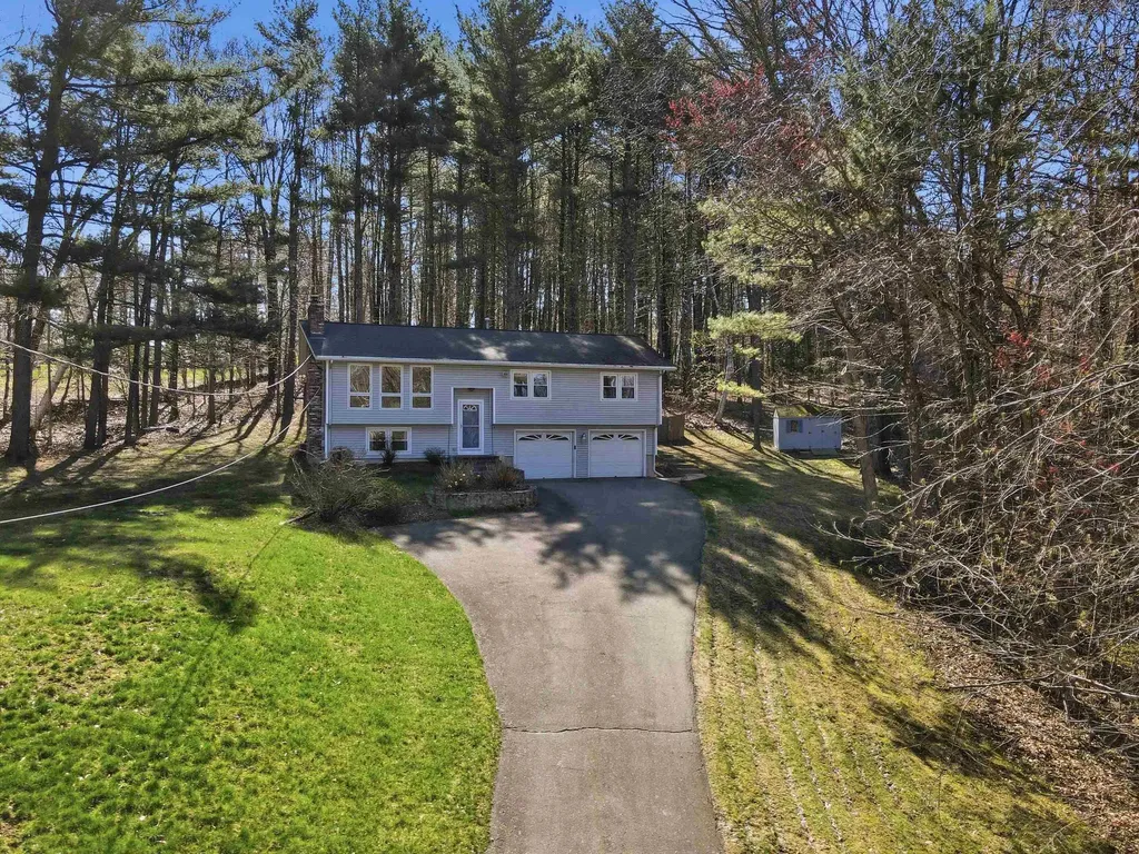 21 Brook Drive Hudson NH 03051