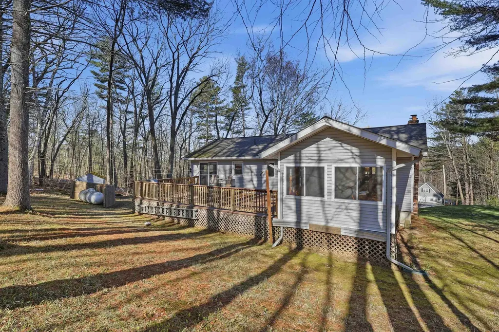 21 Brook Drive Hudson NH 03051