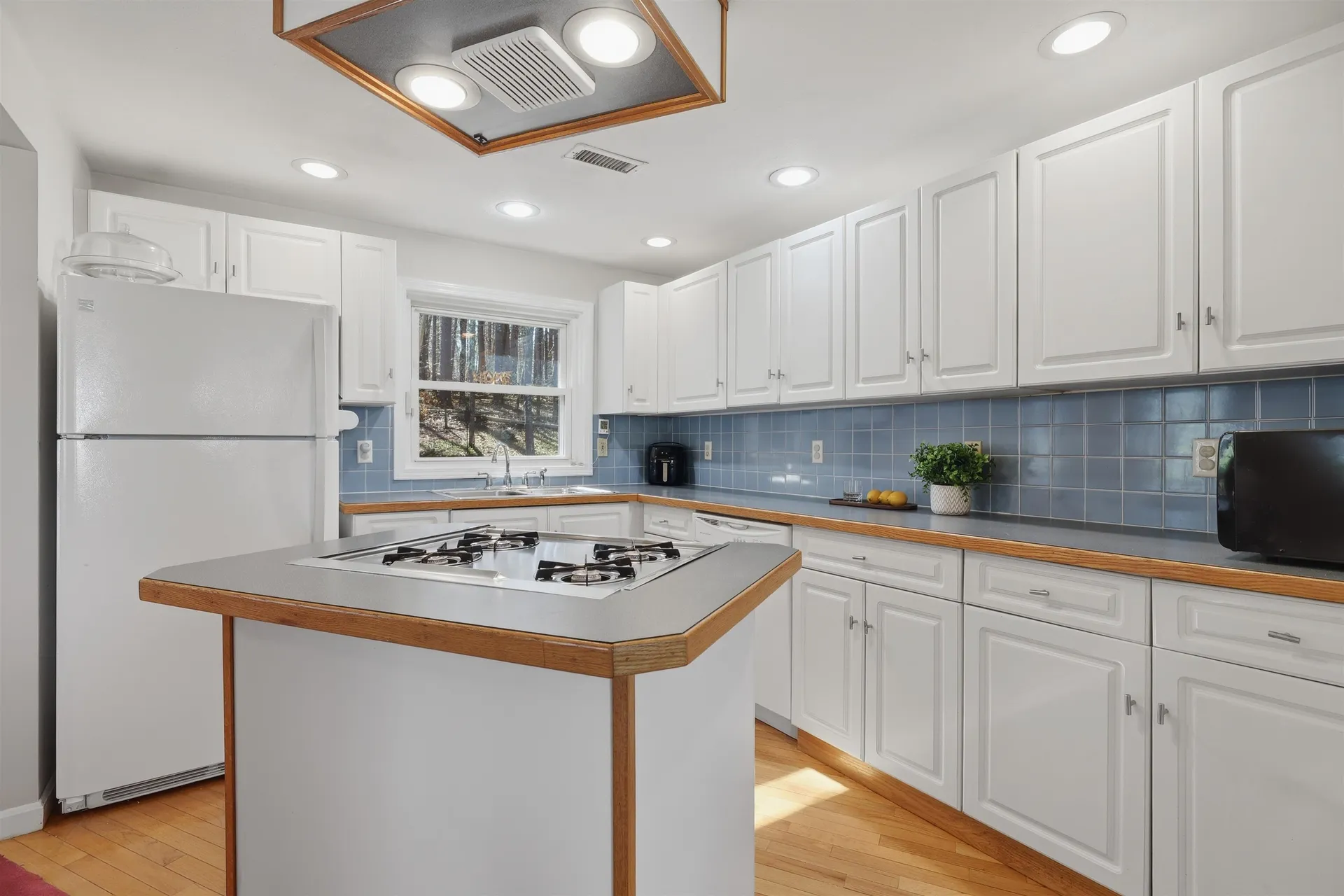21 Brook Drive Hudson NH 03051
