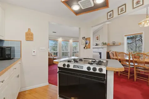 21 Brook Drive Hudson NH 03051