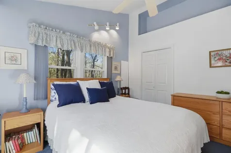21 Brook Drive Hudson NH 03051