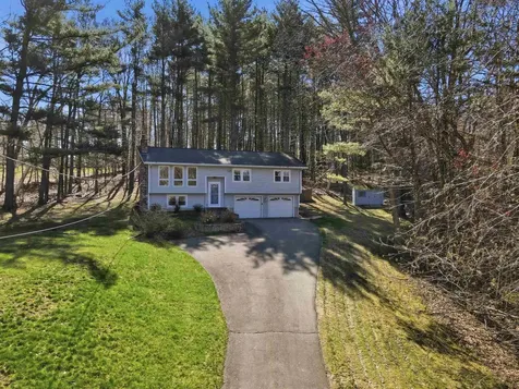 21 Brook Drive Hudson NH 03051