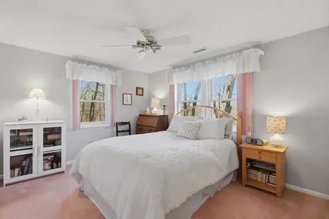 21 Brook Drive Hudson NH 03051