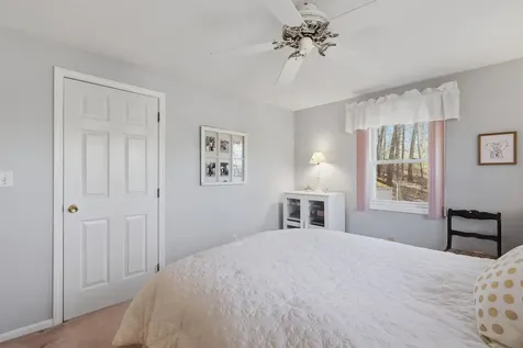 21 Brook Drive Hudson NH 03051