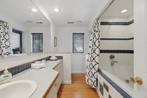 21 Brook Drive Hudson NH 03051