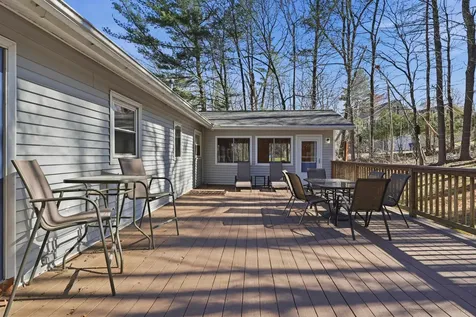 21 Brook Drive Hudson NH 03051
