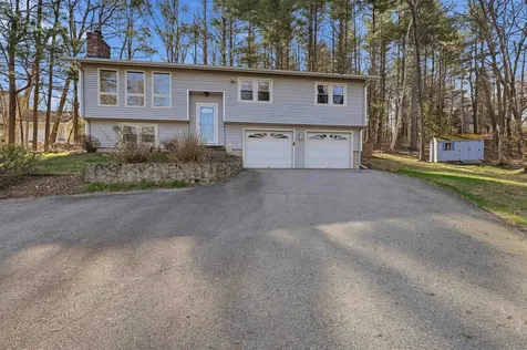 21 Brook Drive Hudson NH 03051
