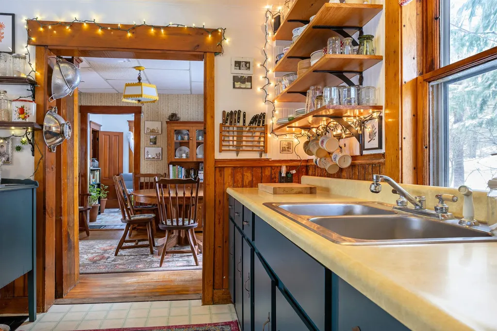 36 Windsor Lane Groton VT 05046