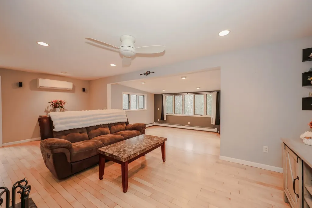 32 Murray Hill Road Candia NH 03034