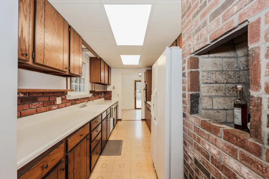 32 Murray Hill Road Candia NH 03034