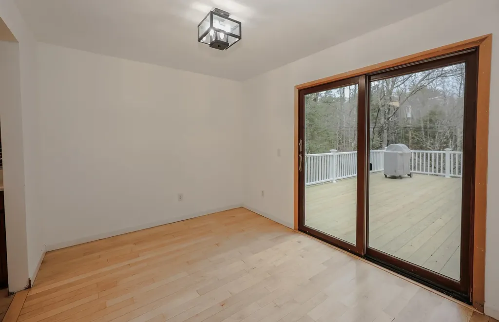 32 Murray Hill Road Candia NH 03034