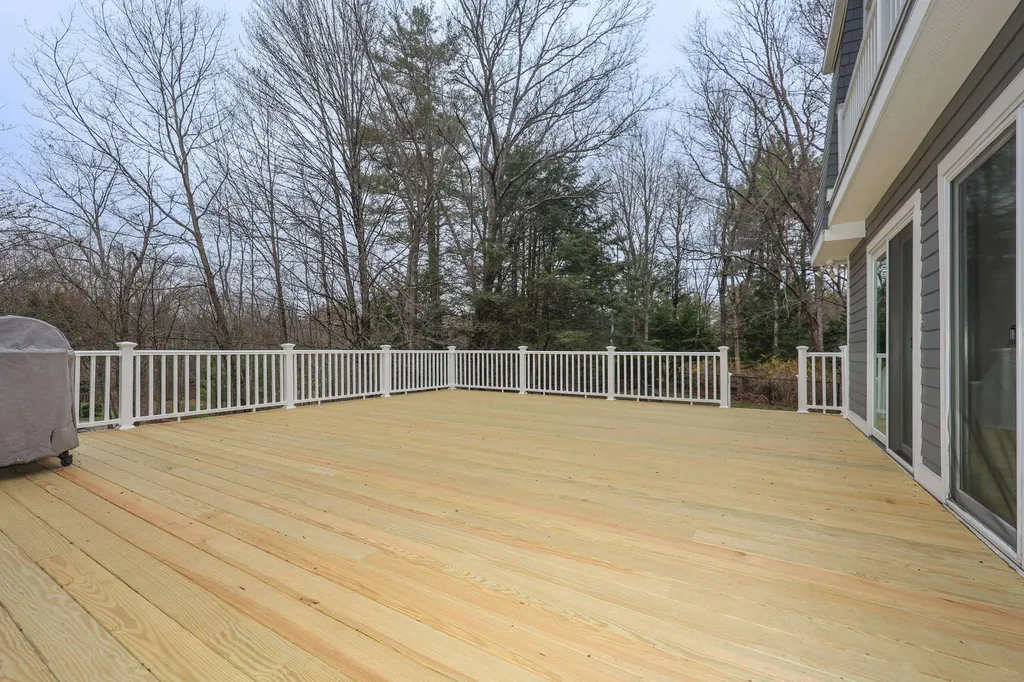 32 Murray Hill Road Candia NH 03034