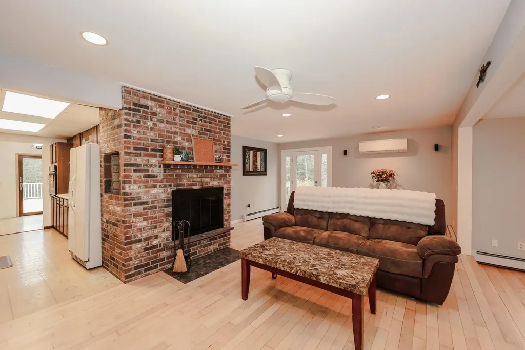 32 Murray Hill Road Candia NH 03034
