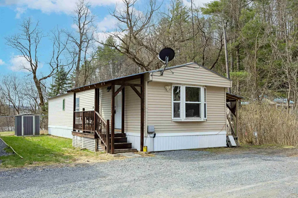141 Oak Street St. Johnsbury VT 05819