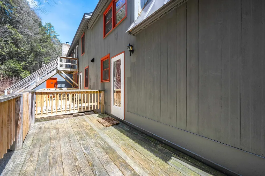 574 Willard Road Hartford VT 05059