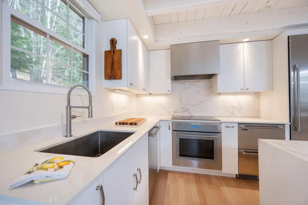 574 Willard Road Hartford VT 05059