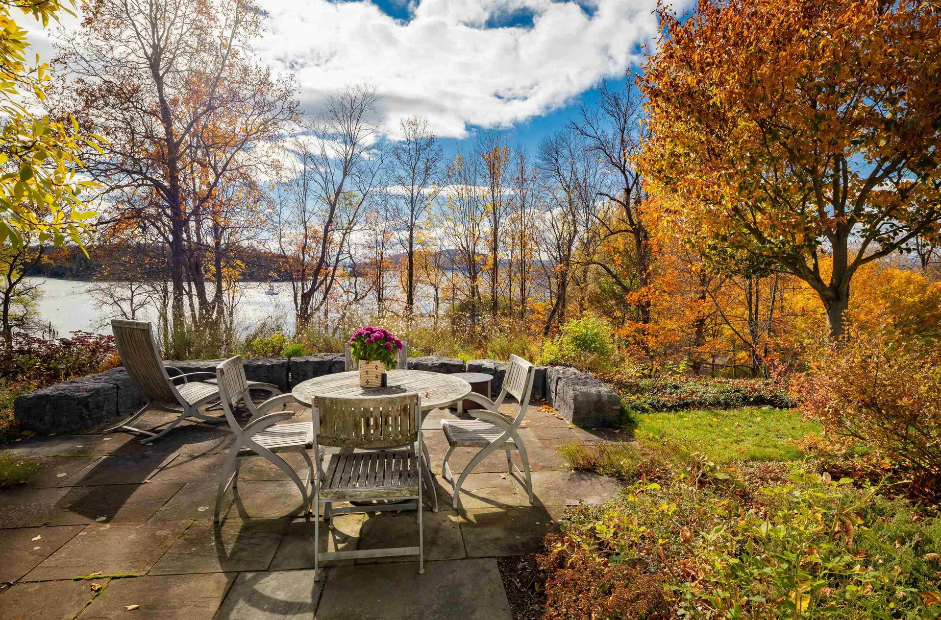 188 Mcneil Cove Road Charlotte VT 05445-0000