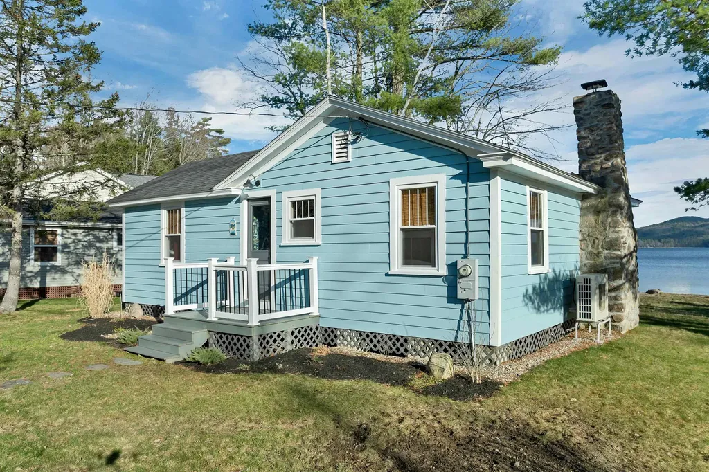 31 Lake Shore Drive Effingham NH 03882