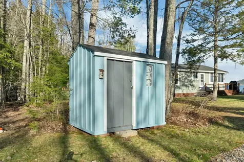31 Lake Shore Drive Effingham NH 03882