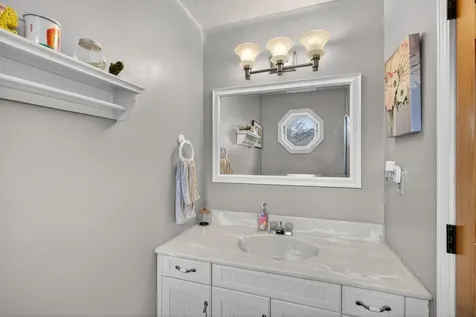 36 Swift Lane Merrimack NH 03054