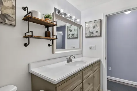 36 Swift Lane Merrimack NH 03054
