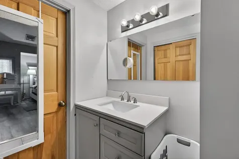 36 Swift Lane Merrimack NH 03054