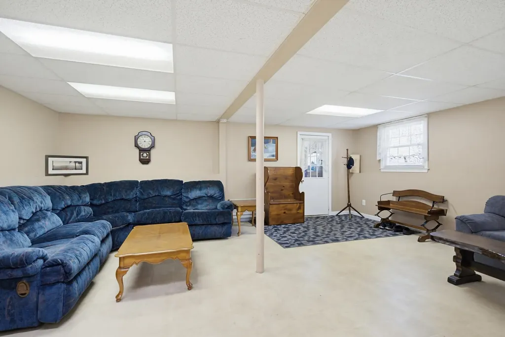 11 Whitehall Terrace Hooksett NH 03106