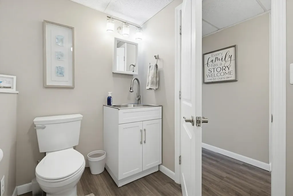 11 Whitehall Terrace Hooksett NH 03106