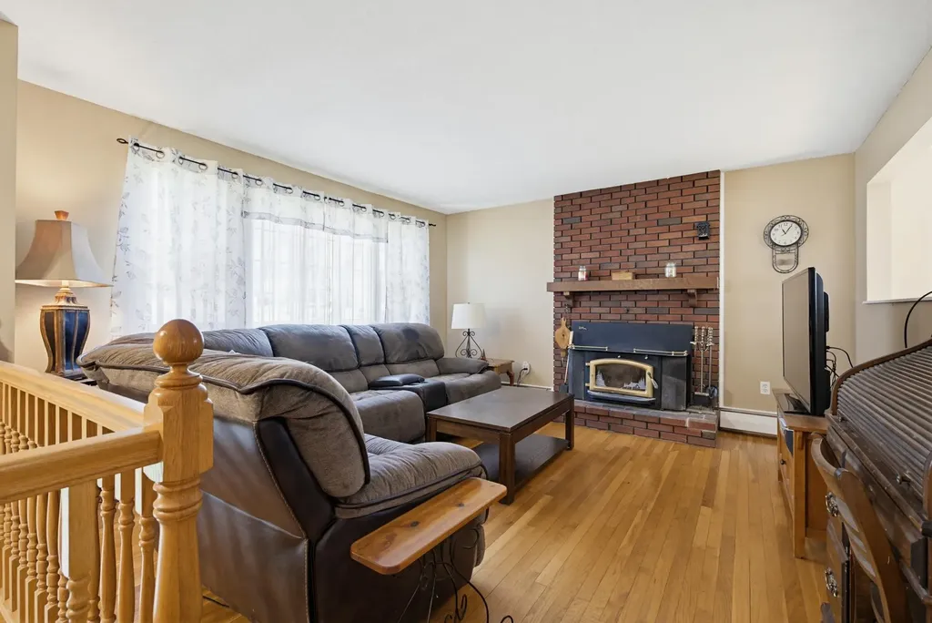 11 Whitehall Terrace Hooksett NH 03106