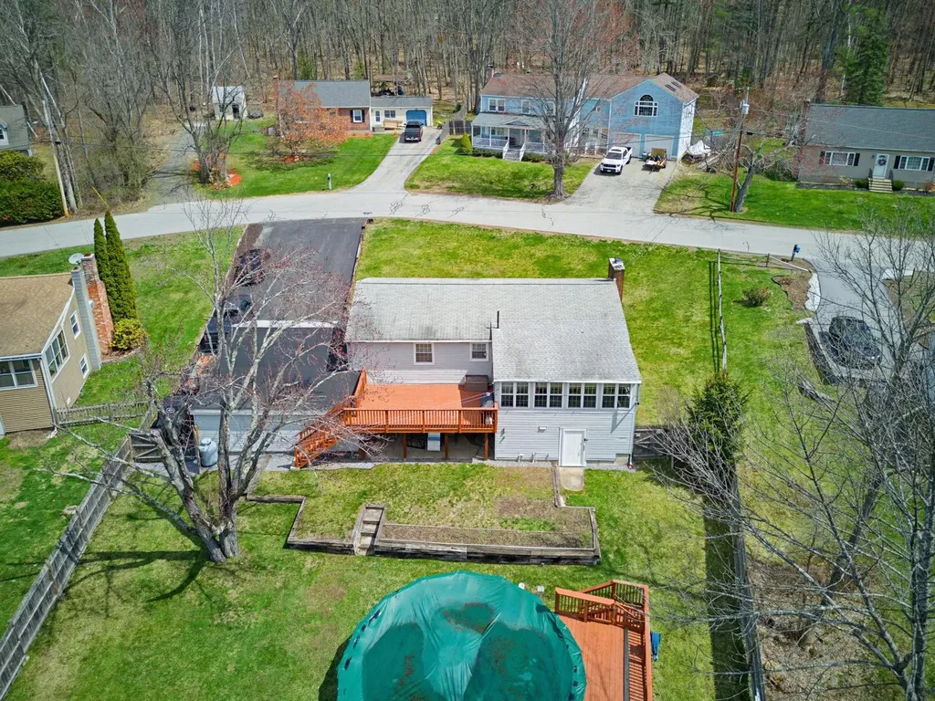 11 Whitehall Terrace Hooksett NH 03106