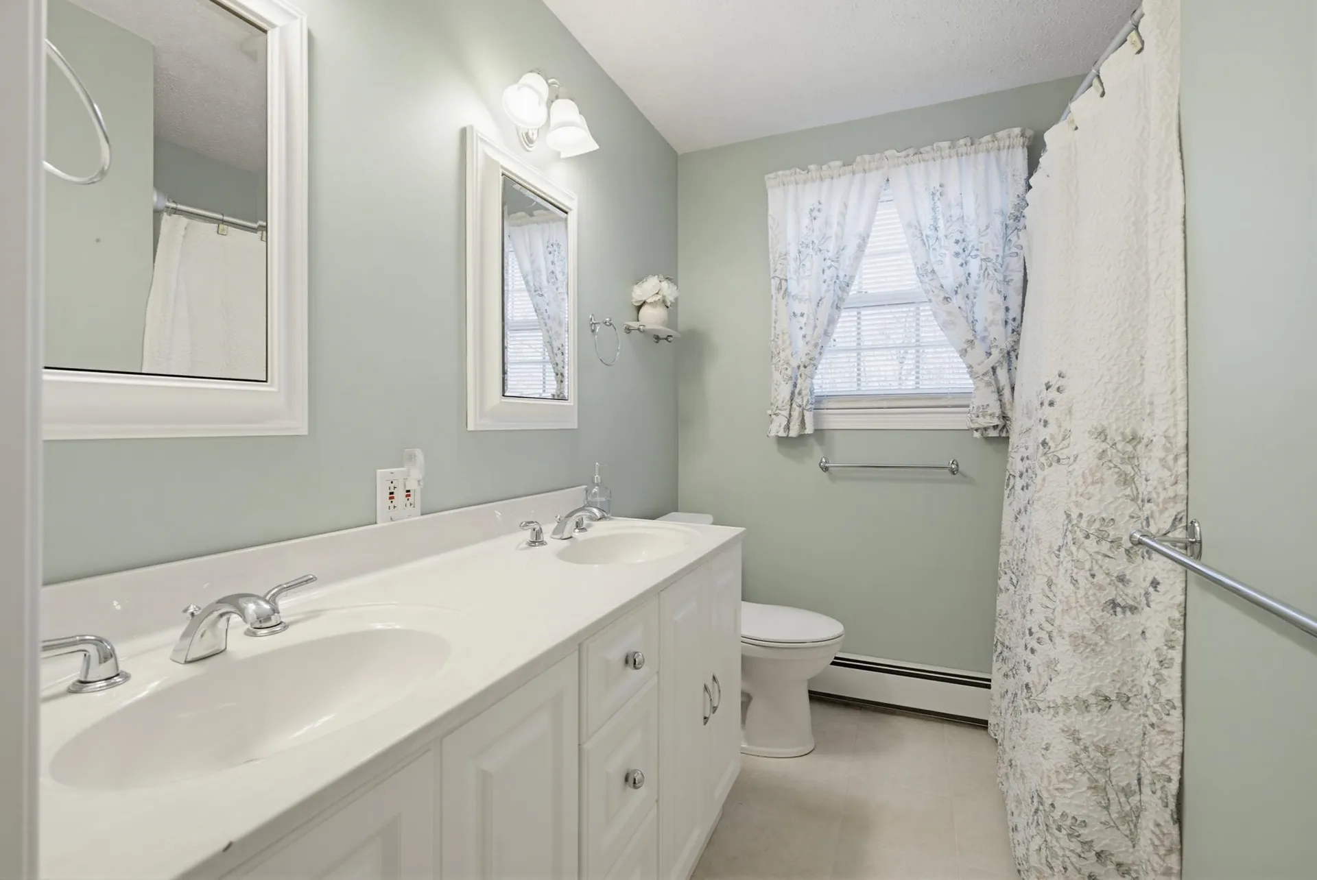 11 Whitehall Terrace Hooksett NH 03106