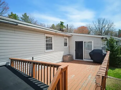 11 Whitehall Terrace Hooksett NH 03106