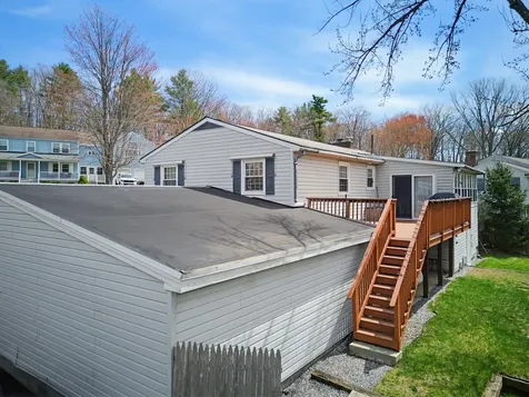 11 Whitehall Terrace Hooksett NH 03106