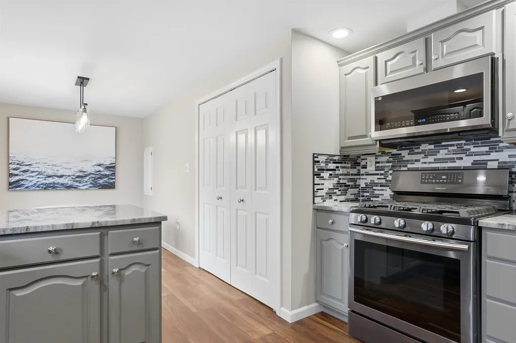 16 Shilah Drive Derry NH 03038