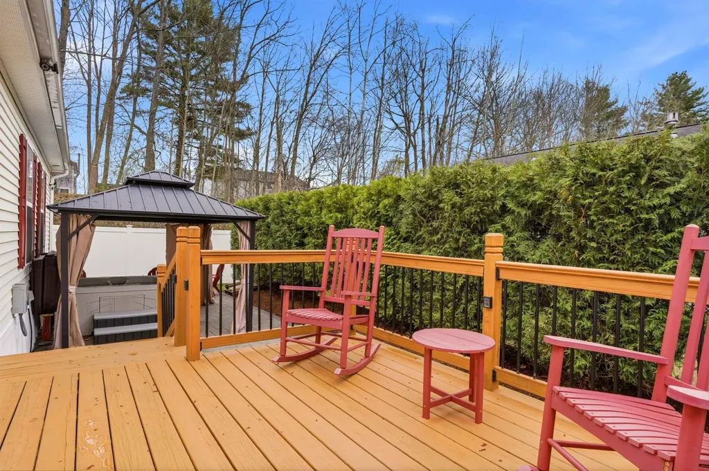 16 Shilah Drive Derry NH 03038