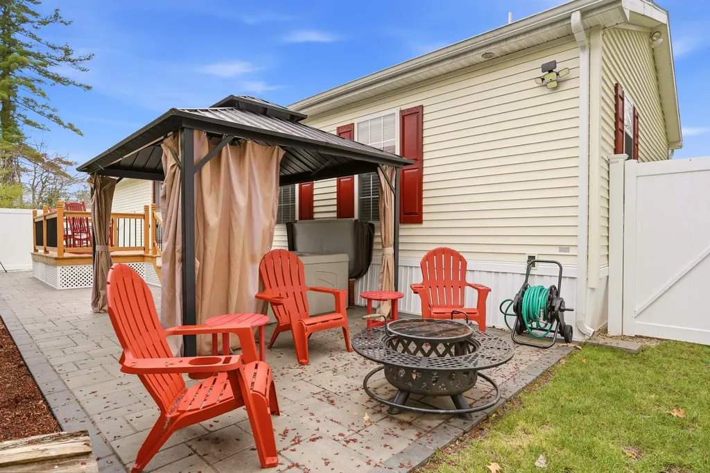 16 Shilah Drive Derry NH 03038