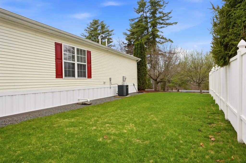 16 Shilah Drive Derry NH 03038