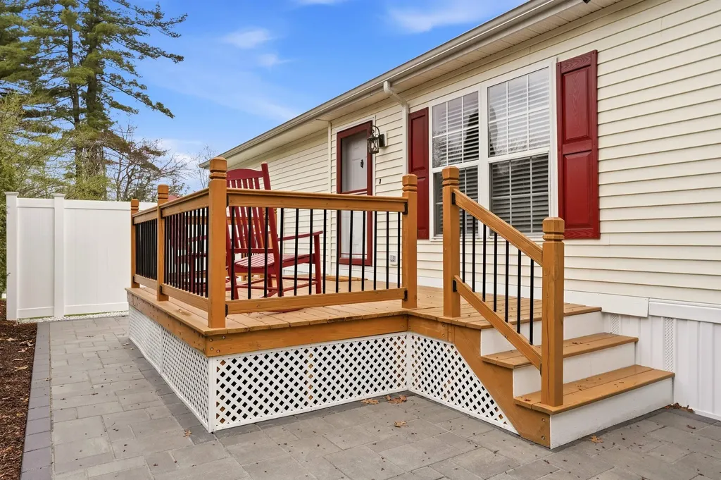 16 Shilah Drive Derry NH 03038