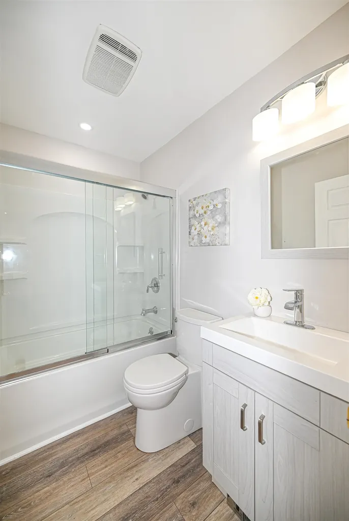 16 Hale Avenue Hooksett NH 03106