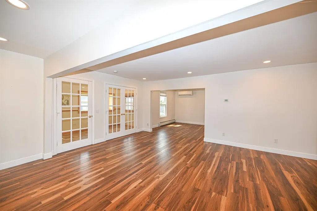16 Hale Avenue Hooksett NH 03106
