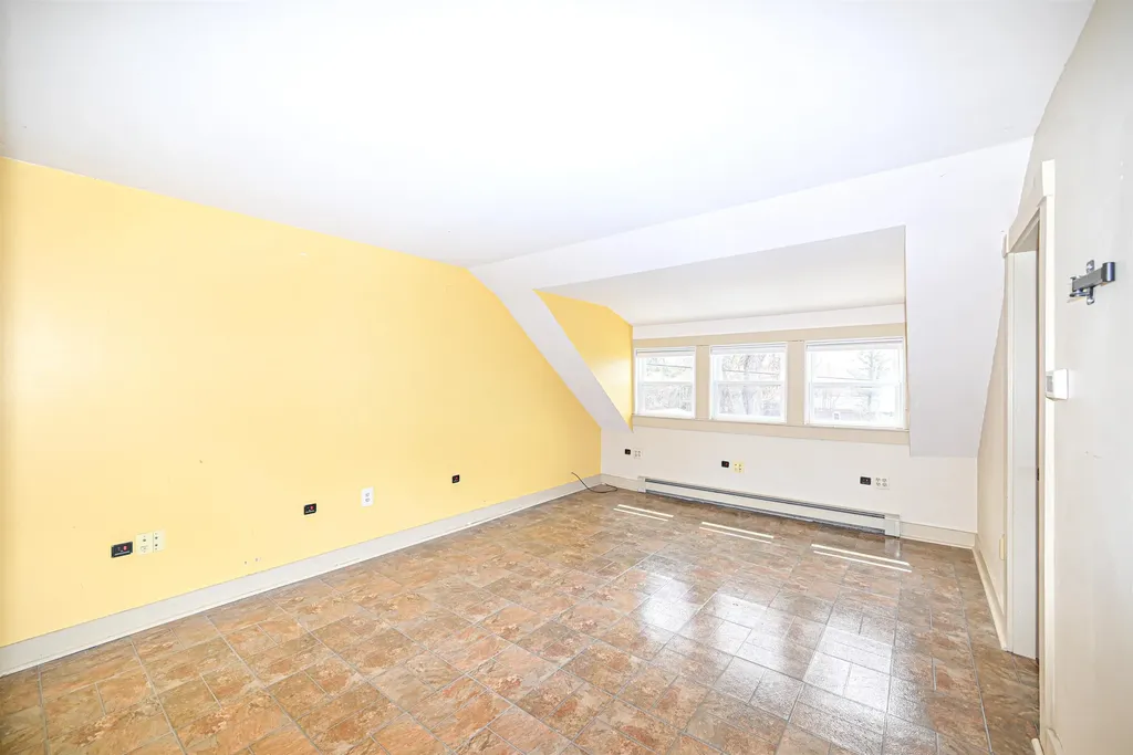 16 Hale Avenue Hooksett NH 03106