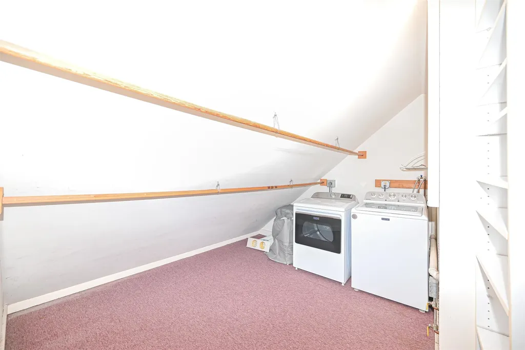 16 Hale Avenue Hooksett NH 03106