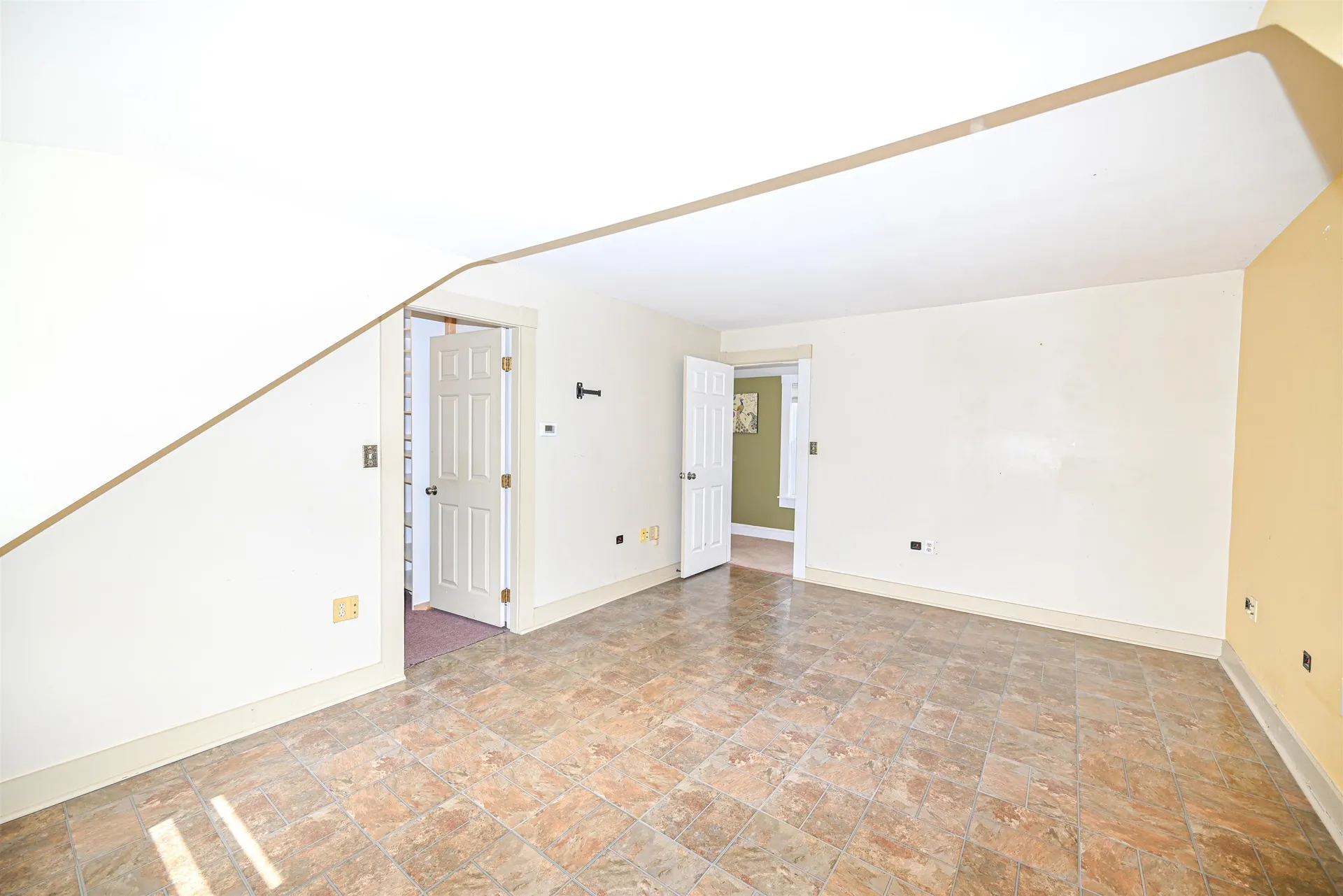 16 Hale Avenue Hooksett NH 03106