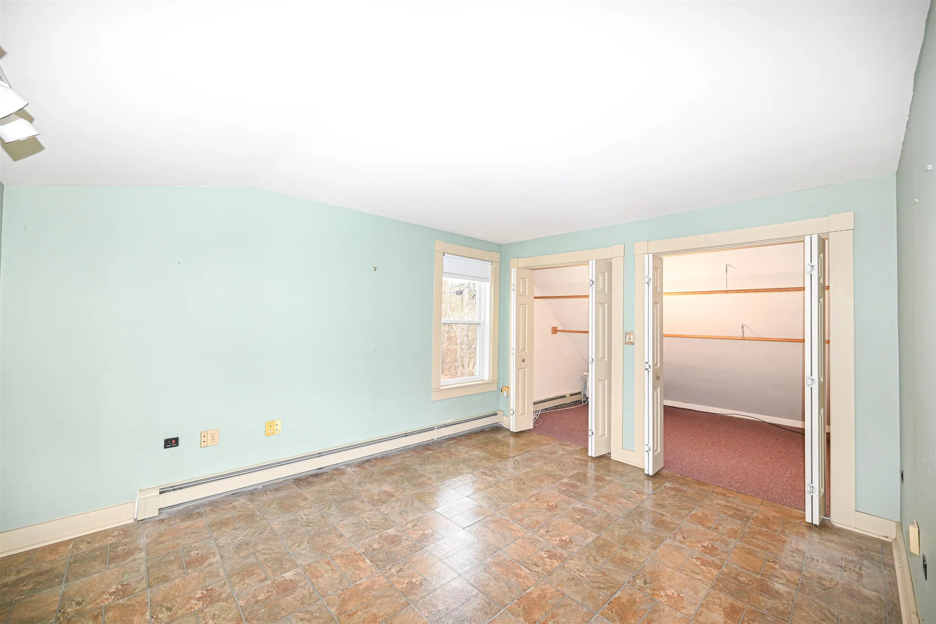 16 Hale Avenue Hooksett NH 03106