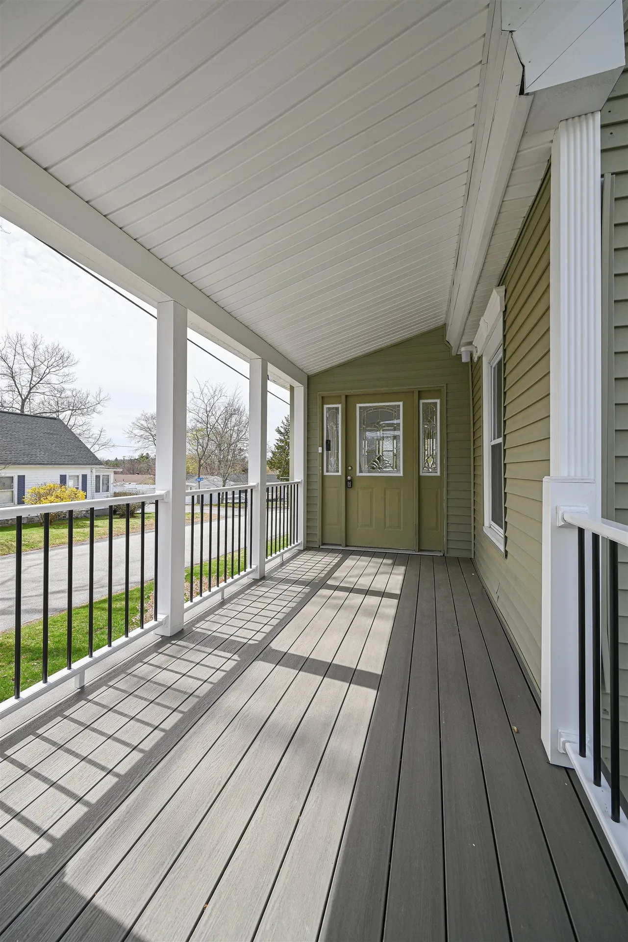 16 Hale Avenue Hooksett NH 03106